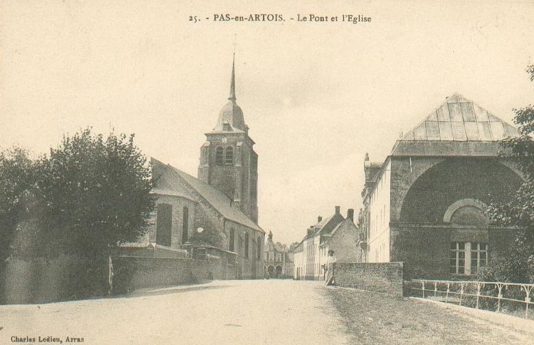 Fichier:Pas-en-Artois église cpa.jpg