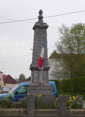 Fichier:Wavrans-sur-l'Aa monument aux morts.jpg