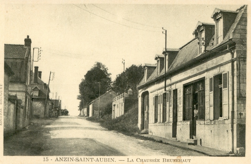 Fichier:Anzin-Saint-Aubin chaussée brunehaut.jpg