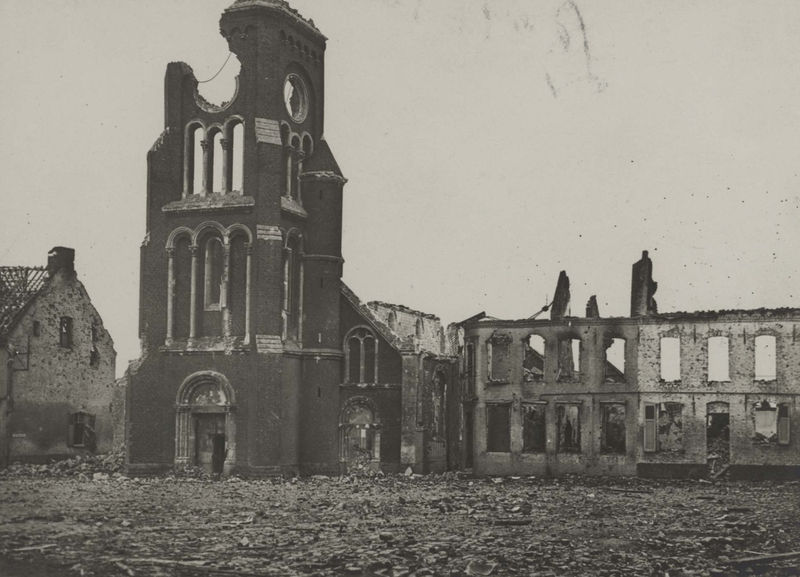 Fichier:Saint-Venant eglise 1918.jpg