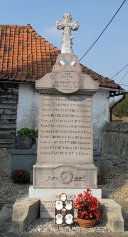 Nempont-Saint-Firmin monument aux morts.jpg