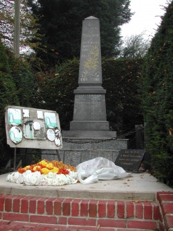 Pierremont monument aux morts.jpg