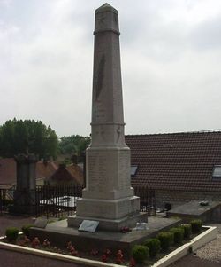 Fiennes monument morts.jpg