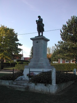 Noreuil monument aux morts.jpg