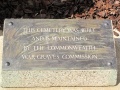 Neuville cimetière indien plaque 2.jpg