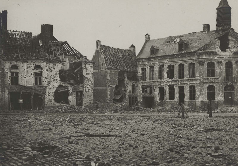Fichier:Saint-Venant mairie 1918.jpg