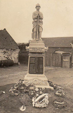 Epinoy monument aux morts cpa.jpg