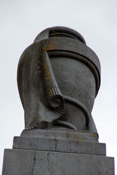 Fichier:Aubigny-en-Artois monument aux morts6.jpg