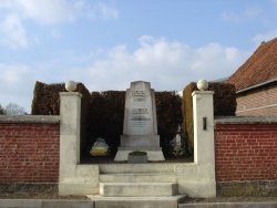 Haut-Maînil - Monument aux morts (1).JPG