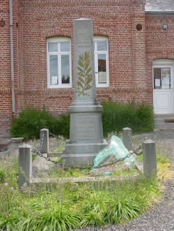 Vaulx monument aux morts.jpg