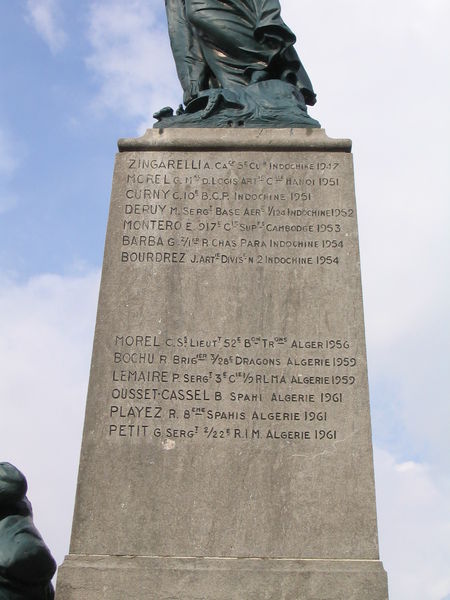 Fichier:Arras monument souvenir francais 4.JPG