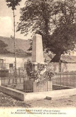 Aubin-Saint-Vaast monument aux morts.jpg