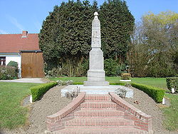 Humeroeuille monument aux morts.jpg