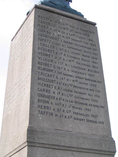 Fichier:Arras monument souvenir francais 5.JPG