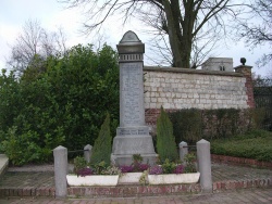 Montenescourt monument aux morts.jpg