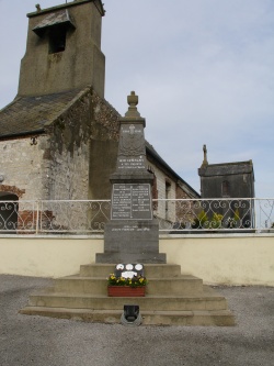 Aix-en-Ergny - Monument aux morts (1).JPG
